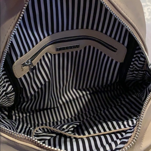 MED SIZE BACKPACK - Picture 3 of 3